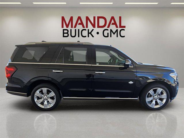 Photo of 2023 Agate Black Metallic Ford Expedition
