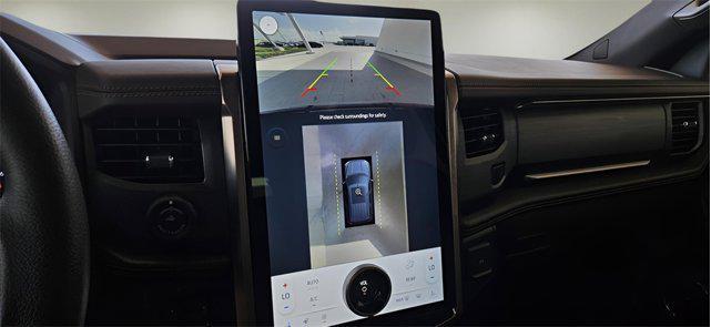 Photo of 2023 Agate Black Metallic Ford Expedition