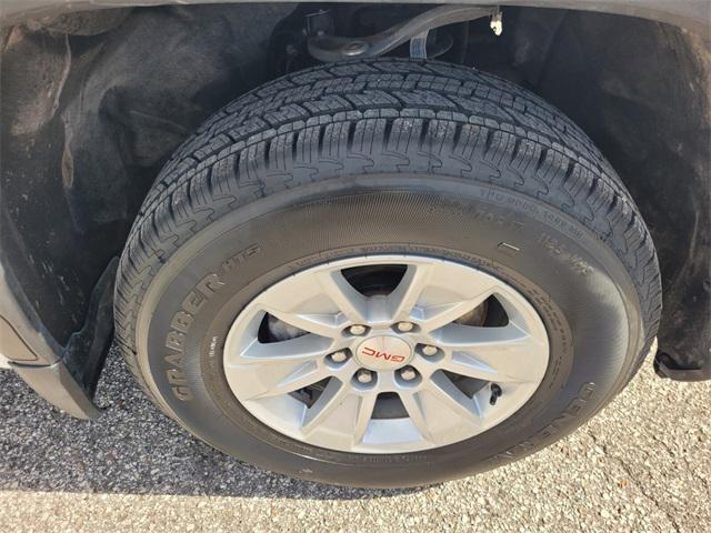 Photo of 2023 Summit White GMC Sierra 1500
