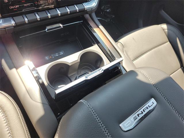 Photo of 2025 Downpour Metallic GMC Yukon XL