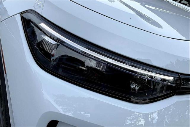 Photo of 2025 Pure White Volkswagen Tiguan