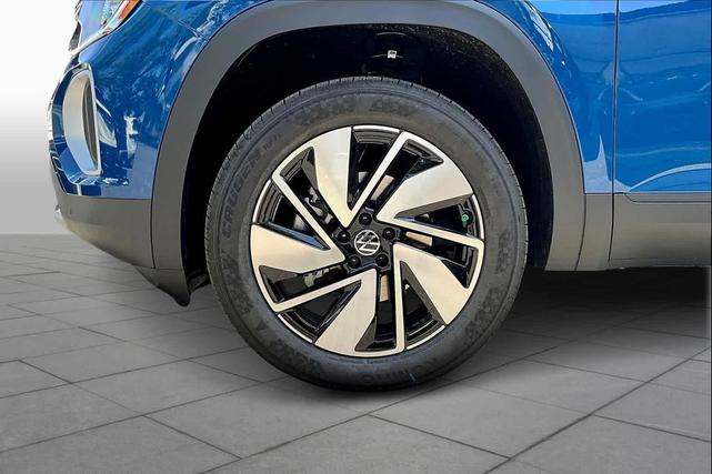 Photo of 2025 Mountain Lake Blue Metallic Volkswagen Atlas