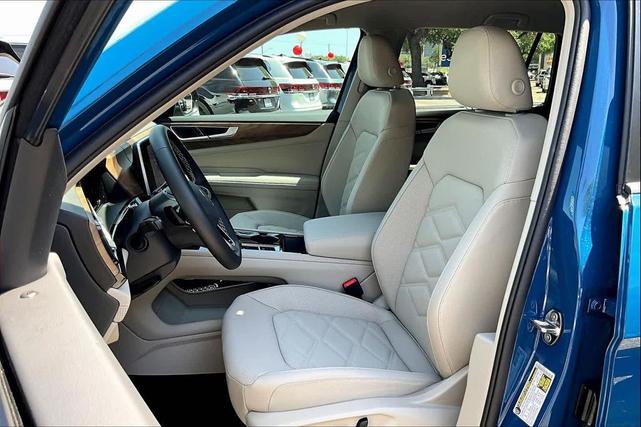 Photo of 2025 Mountain Lake Blue Metallic Volkswagen Atlas