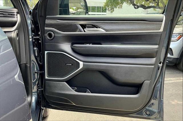 Photo of 2024 River Rock Jeep Wagoneer L
