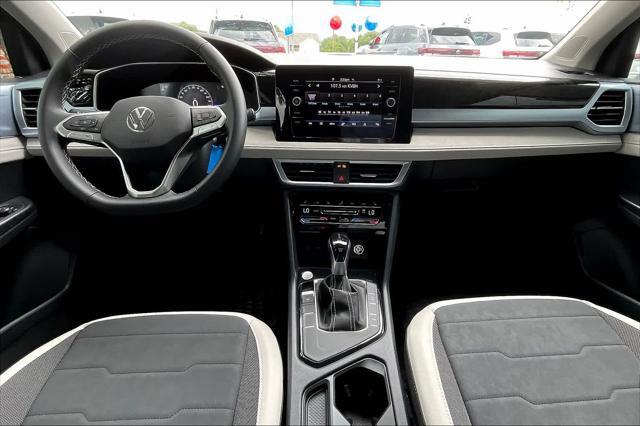 Photo of 2025 Pyrite Silver Metallic Volkswagen Taos