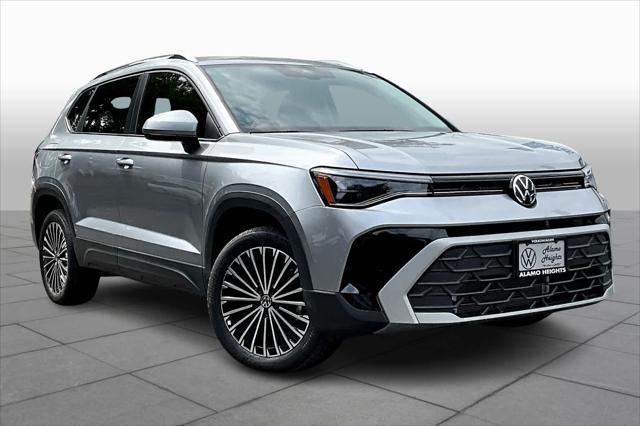 Photo of 2025 Pyrite Silver Metallic Volkswagen Taos