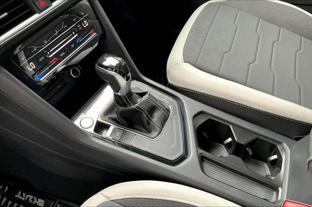Photo of 2025 Pyrite Silver Metallic Volkswagen Taos