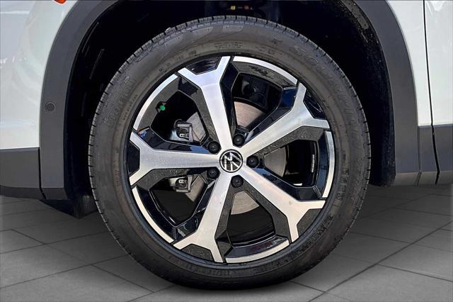 Photo of 2025 Pure White Volkswagen Tiguan