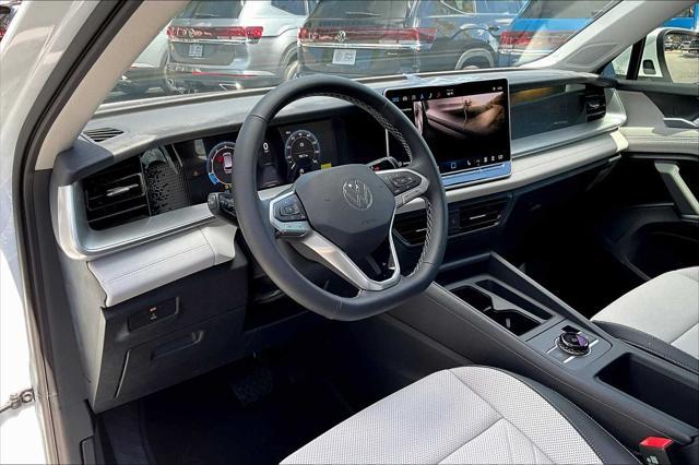 Photo of 2025 Pure White Volkswagen Tiguan