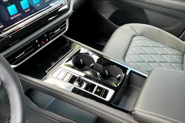 Photo of 2025 Opal White Pearl Volkswagen Atlas Cross Sport
