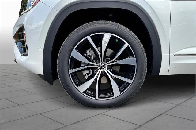 Photo of 2025 Opal White Pearl Volkswagen Atlas Cross Sport