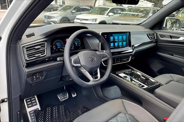 Photo of 2025 Opal White Pearl Volkswagen Atlas Cross Sport