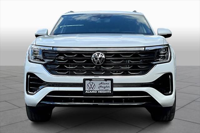 Photo of 2025 Opal White Pearl Volkswagen Atlas Cross Sport