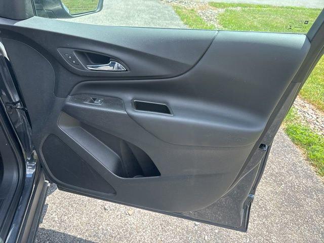 Photo of 2022 Iron Gray Metallic Chevrolet Equinox