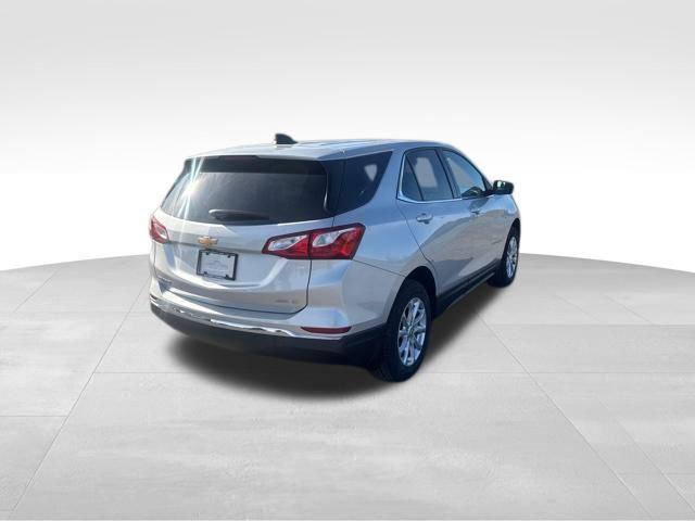 Photo of 2020 Silver Ice Metallic Chevrolet Equinox
