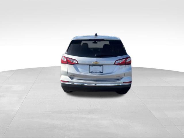 Photo of 2020 Silver Ice Metallic Chevrolet Equinox
