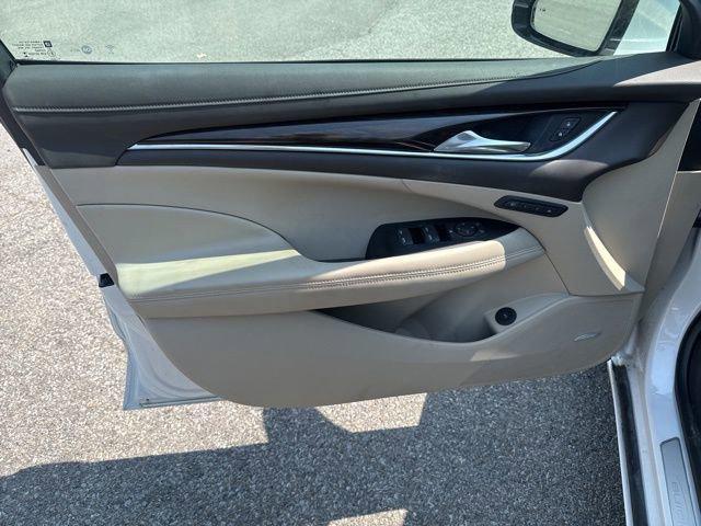 Photo of 2019 White Frost Tricoat Buick LaCrosse