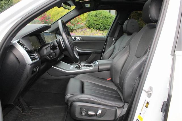 Photo of 2022 White Metallic BMW X5