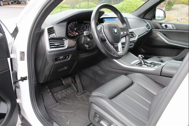 Photo of 2022 White Metallic BMW X5