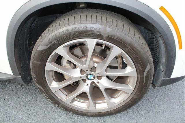 Photo of 2022 White Metallic BMW X5