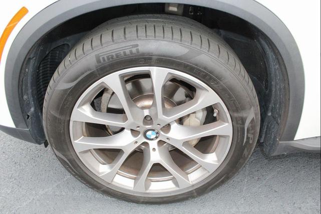 Photo of 2022 White Metallic BMW X5