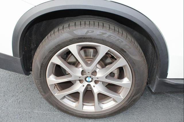 Photo of 2022 White Metallic BMW X5