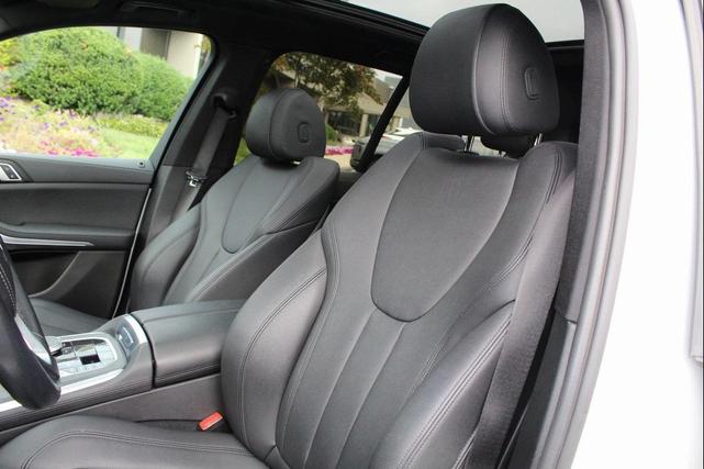 Photo of 2022 White Metallic BMW X5