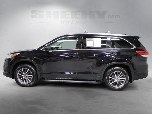 Photo of 2018 Midnight Black Metallic Toyota Highlander