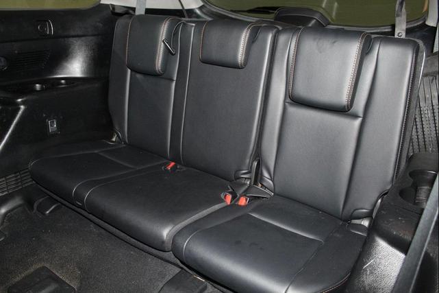 Photo of 2018 Midnight Black Metallic Toyota Highlander