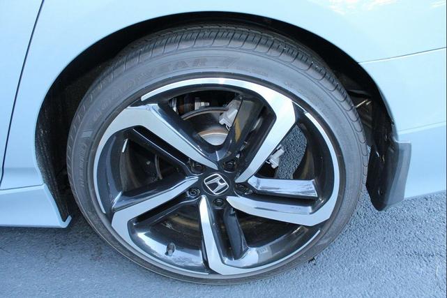 Photo of 2022 Gray Pearl Honda Accord