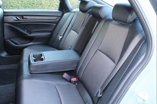 Photo of 2022 Gray Pearl Honda Accord