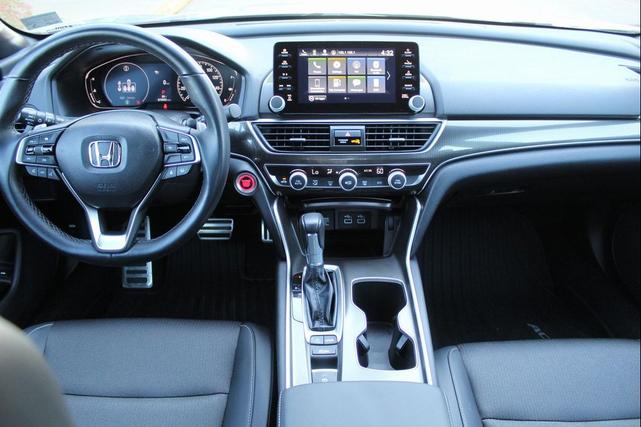 Photo of 2022 Gray Pearl Honda Accord