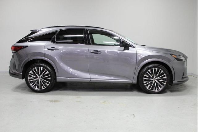 Photo of 2023 Gray Pearl Lexus RX 500h