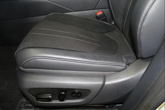 Photo of 2023 Gray Pearl Lexus RX 500h