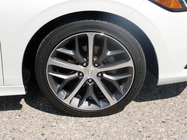 Photo of 2023 Platinum White Pearl Honda Civic