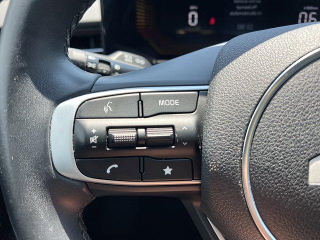 Photo of 2025 Snow White Pearl Kia K5