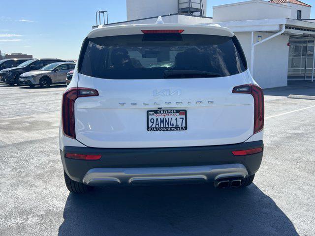 Photo of 2022 Glacial White Pearl Kia Telluride