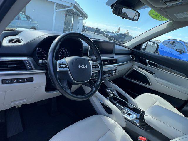Photo of 2022 Glacial White Pearl Kia Telluride