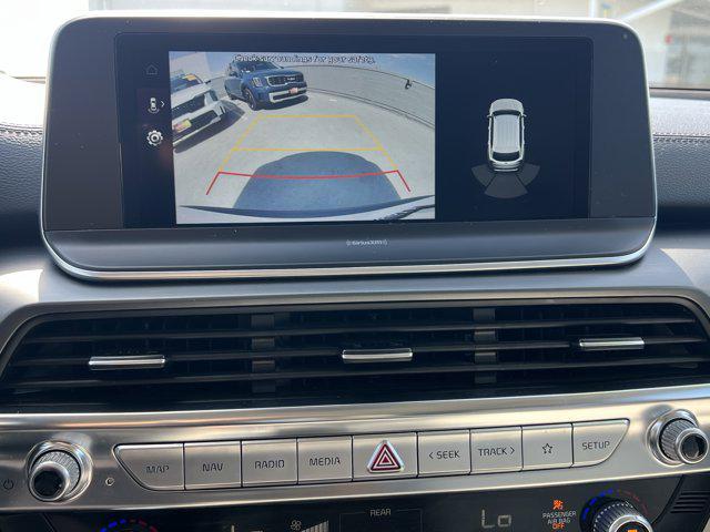 Photo of 2022 Glacial White Pearl Kia Telluride