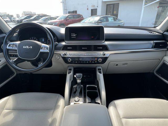 Photo of 2022 Glacial White Pearl Kia Telluride