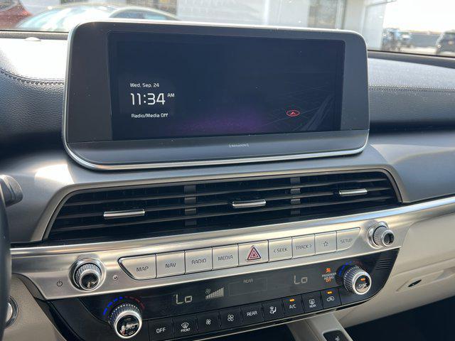 Photo of 2022 Glacial White Pearl Kia Telluride
