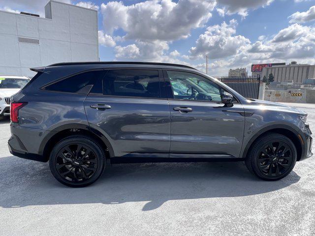 Photo of 2022 Gravity Grey Kia Sorento