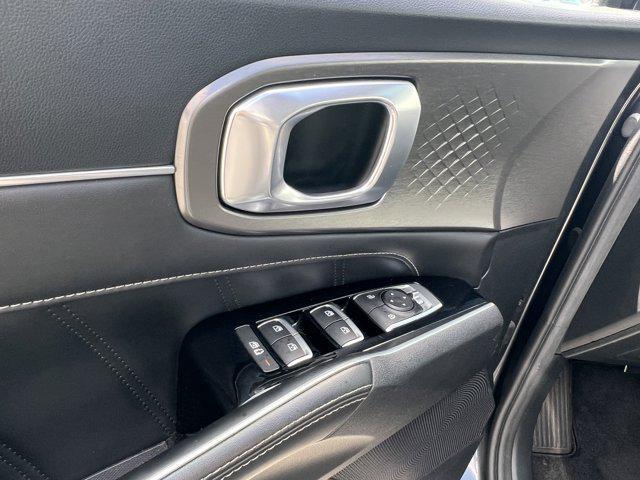 Photo of 2022 Gravity Grey Kia Sorento