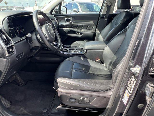 Photo of 2022 Gravity Grey Kia Sorento