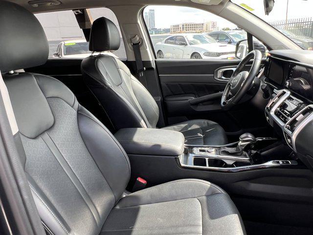 Photo of 2022 Gravity Grey Kia Sorento