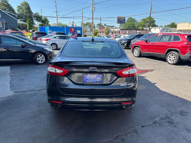 Photo of 2013 Tuxedo Black Metallic Ford Fusion