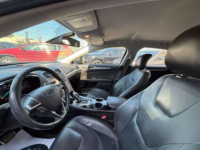 Photo of 2013 Tuxedo Black Metallic Ford Fusion