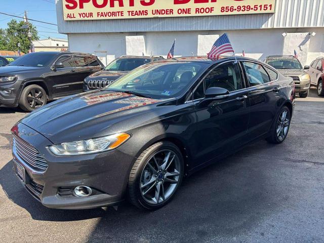 Photo of 2013 Tuxedo Black Metallic Ford Fusion