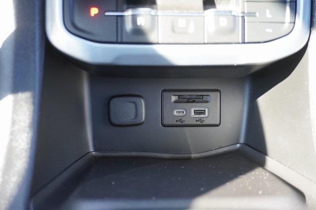 Photo of 2021 Summit White GMC Acadia