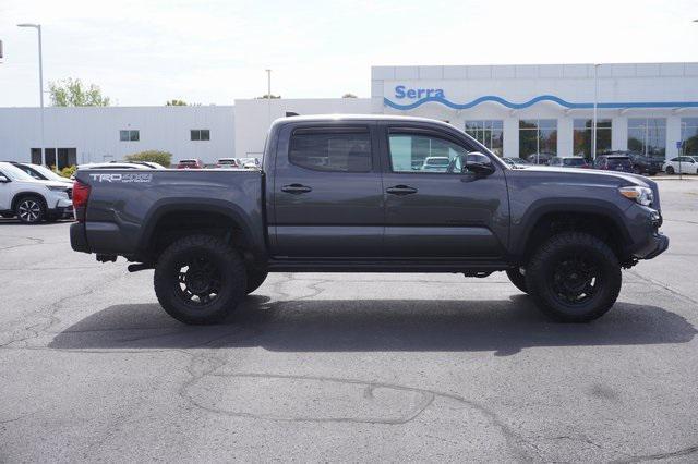 Photo of 2018 Magnetic Gray Metallic Toyota Tacoma